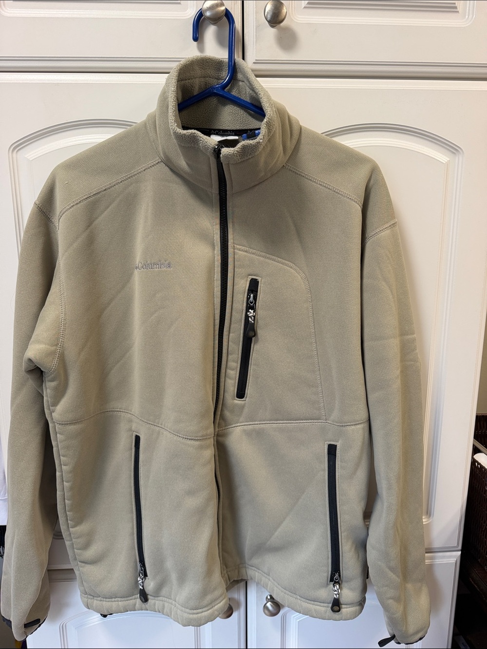Columbia Polartec size Large taupe fleece lined full zip jacket 3 zip pockets